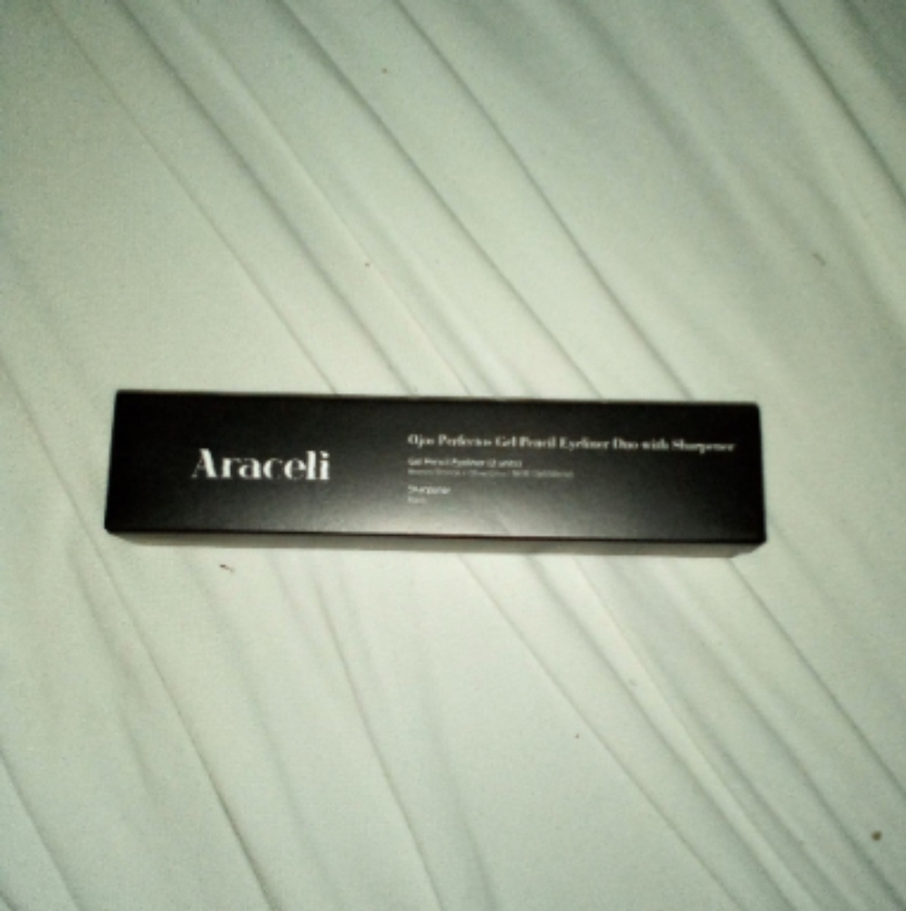 Araceli Gel Eyeliner Duo With Sharpener